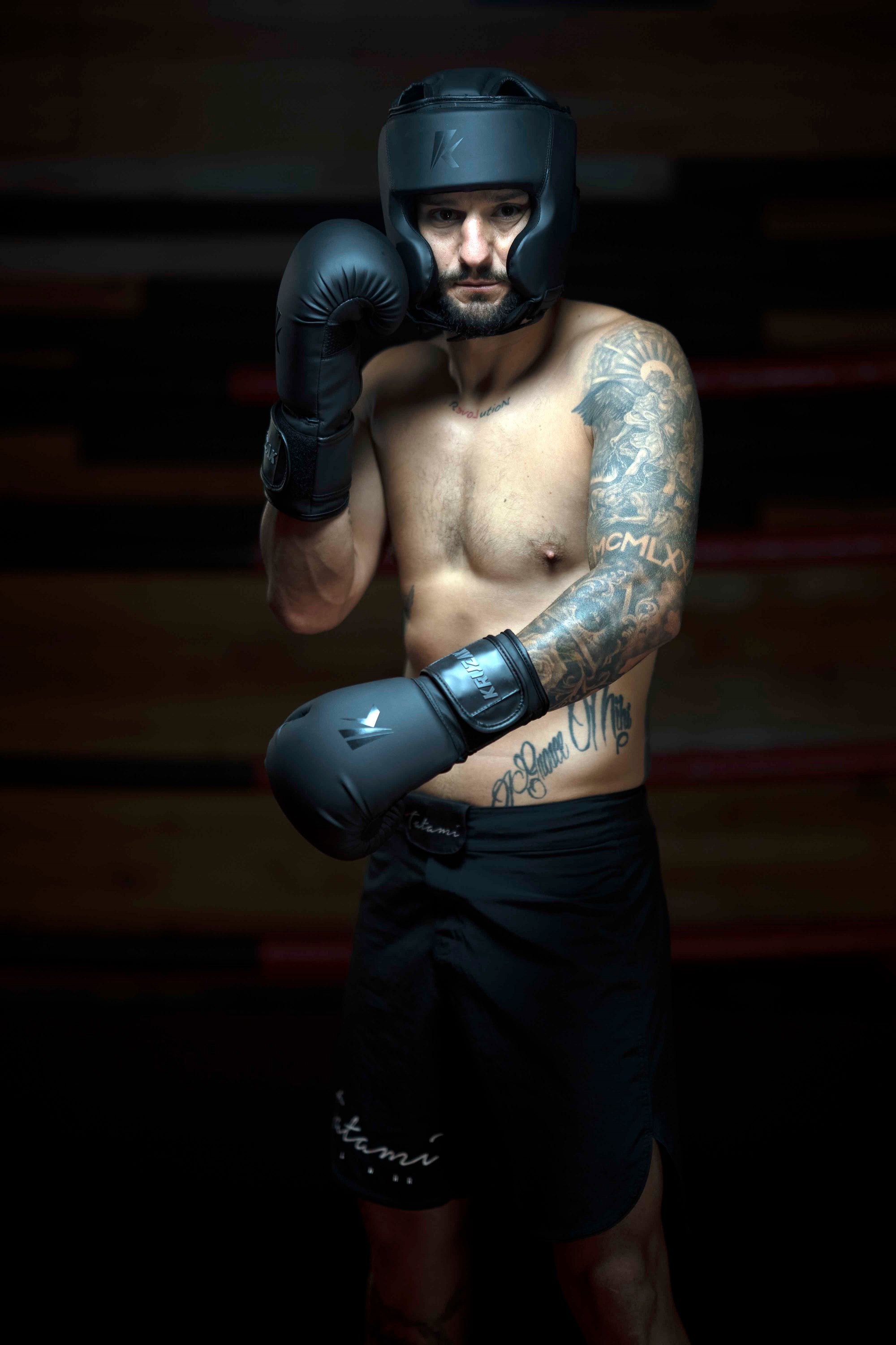 Matte black best sale boxing gloves